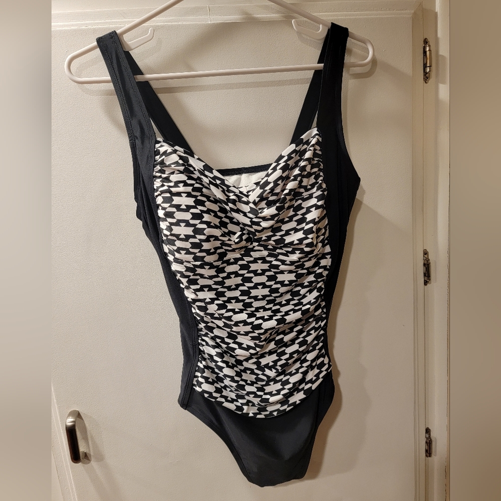 Pure Energy Size 18W Black & White Print One Piece Swim Suit Plus Size